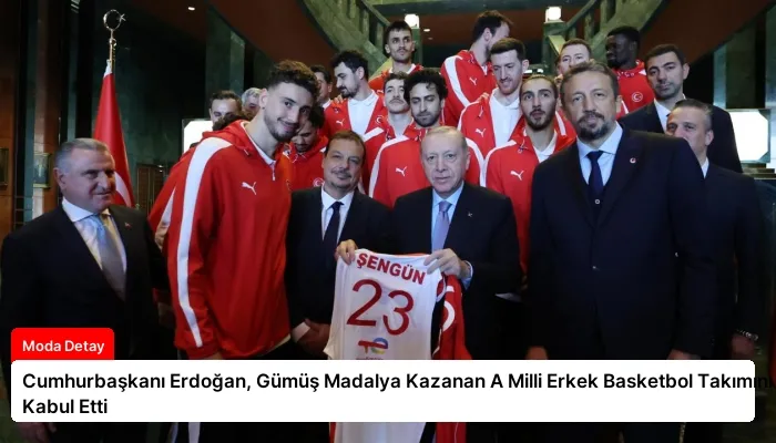 Cumhurbaşkanı Erdoğan, Gümüş Madalya Kazanan A Milli Erkek Basketbol Takımını Kabul Etti